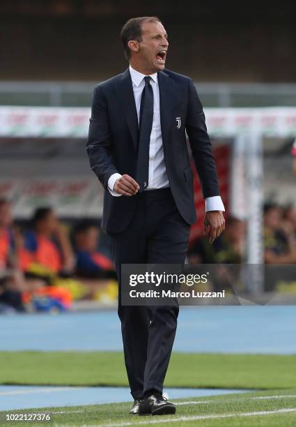 Juventus FC coach Massimiliano Allegri shouts to his players during the Serie A match between Chievo Verona and Juventus at Stadio Marc'Antonio...