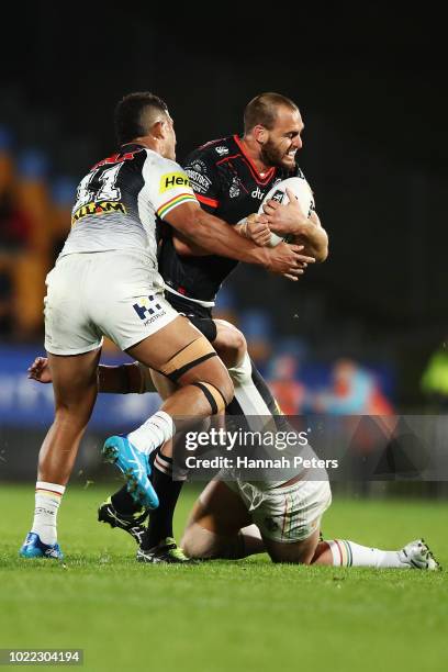 Simon Mannering of the Warriors charges forward during the round 24 NRL match between the New Zealand Warriors and the Penrith Panthers at Mt Smart...