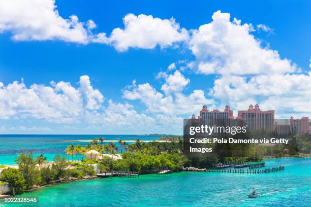 bahamas tropical beach scenery at nassau, caribbean. - atlantis paradise island stock pictures, royalty-free photos & images