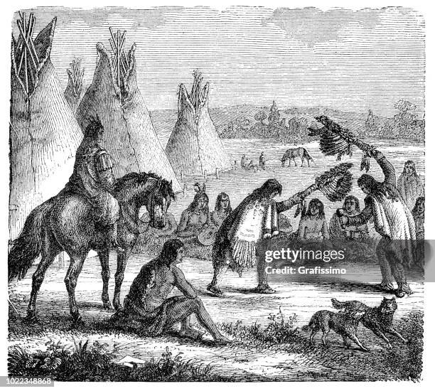 ilustrações, clipart, desenhos animados e ícones de nativos americanos xamã de apaches dançando a dança da chuva 1876 - shoshone national forest