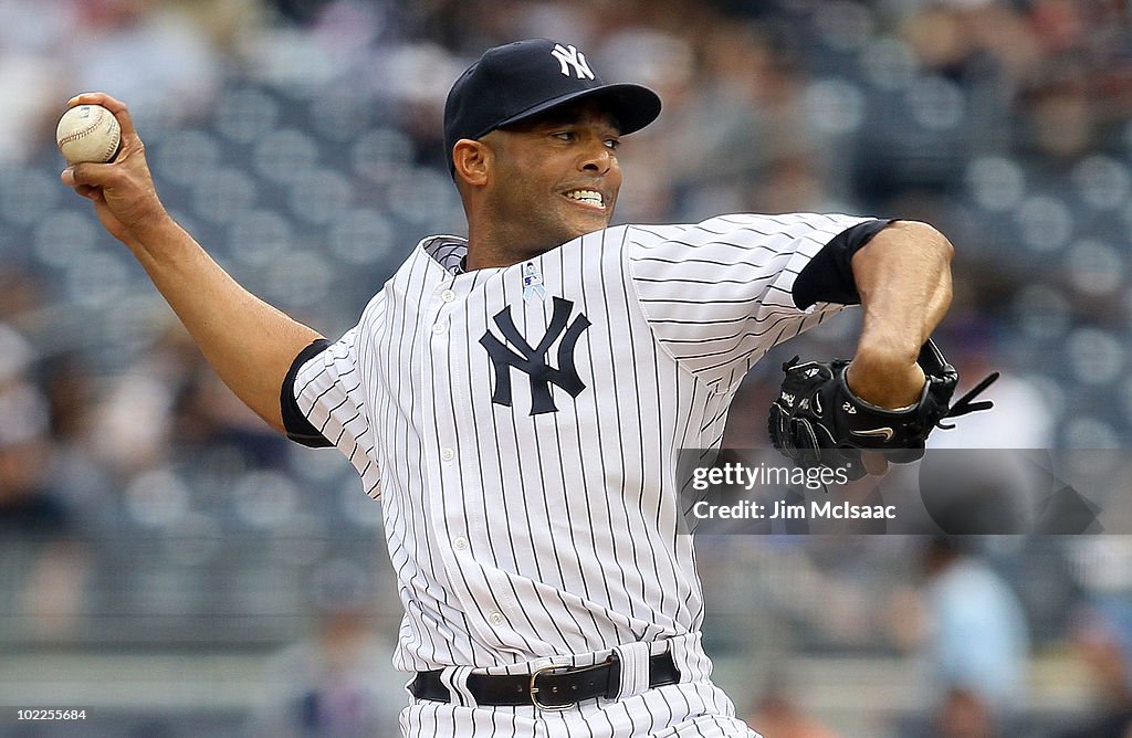 New York Mets v New York Yankees