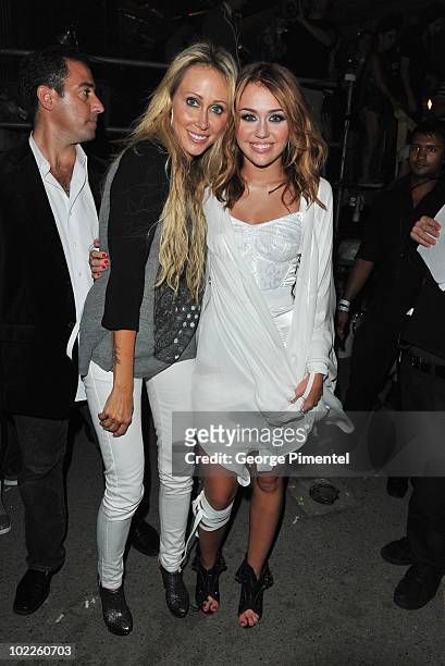 Leticia Cyrus and Miley Cyrus pose backstage at the 21st Annual MuchMusic Video Awards at the MuchMusic HQ on June 20, 2010 in Toronto, Canada.