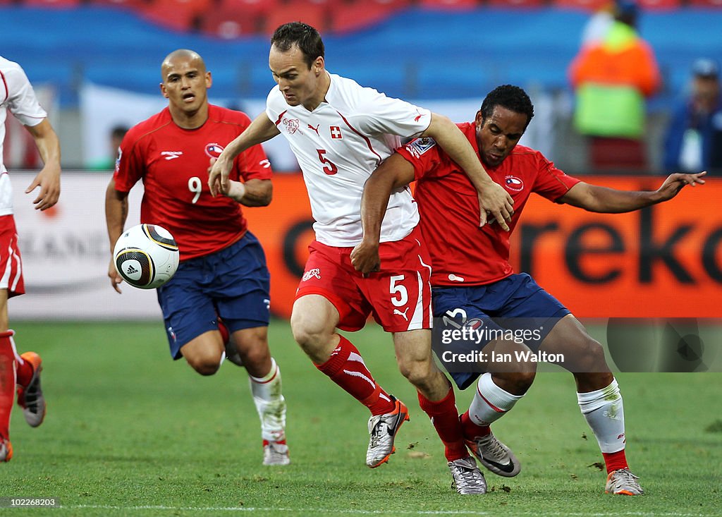 Chile v Switzerland: Group H - 2010 FIFA World Cup