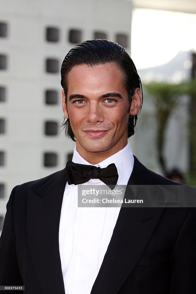 Actor Theo Alexander Arrives At HBO s True Blood Season 3 Premiere actor-theo-alexander-arrives-at-hbo-s-true-blood-season-3-premiere
