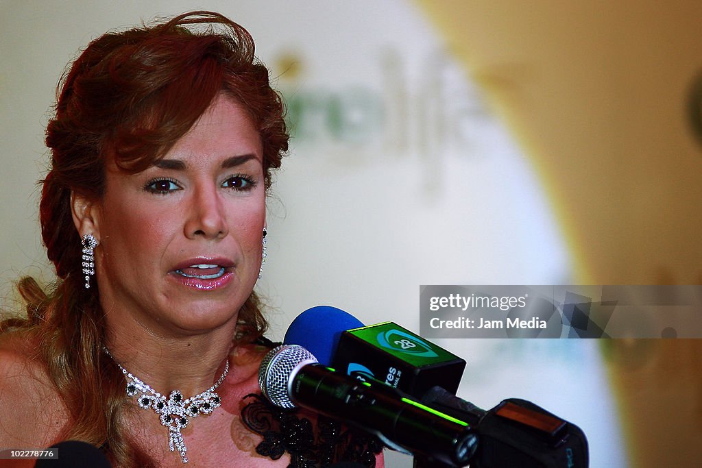 Cuban Actress Liz Vega Grantes Press Conference In Mexico