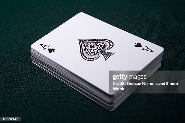 deck of playing cards with ace on top - carte da gioco foto e immagini stock