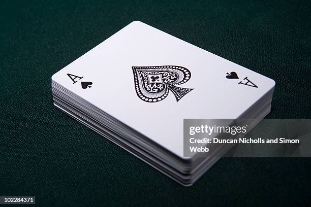 deck of playing cards with ace on top - asso di picche foto e immagini stock