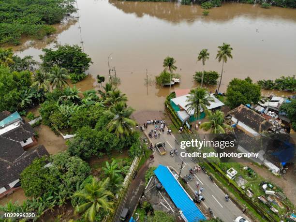 kerala flood 2108 (aluva region) - kerala rain stock-fotos und bilder