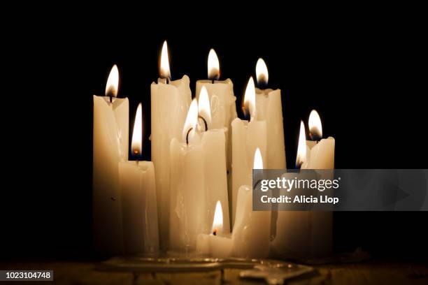 candles - monumento conmemorativo fotografías e imágenes de stock