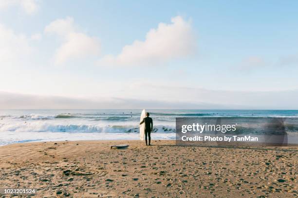 surf check in pacifica, california. - pacifica beach pacifica california stock pictures, royalty-free photos & images