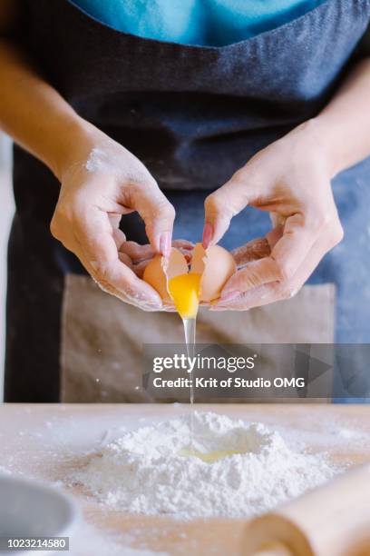 woman made a homemade bakery - gluren stock pictures, royalty-free photos & images