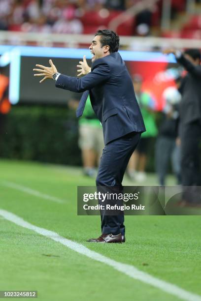 Marcelo Michel Coach of Necaxa gives instructions to his players during the 6th round match between Chivas and Necaxa as part of the Torneo Apertura...