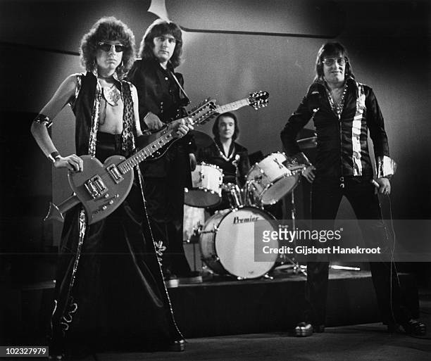 Mud posed on stage at Hilversum in Holland in 1974 L-R Rob Davis, Ray Stiles, Dave Mount, Les Gray