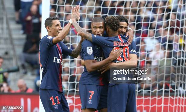 Edinson Cavani of PSG celebrates his goal with Angel Di Maria, Kylian Mbappe, Neymar Jr during the french Ligue 1 match between Paris Saint-Germain...