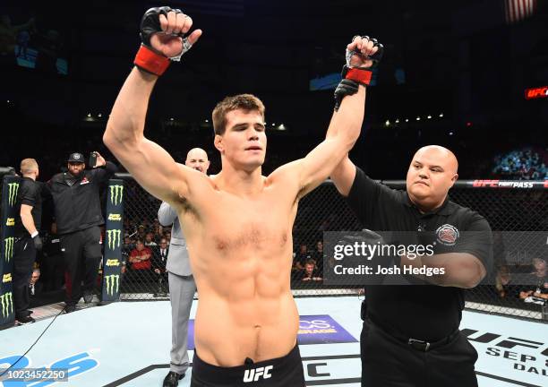 George Sullivan 253 George Sullivan Ufc Photos & High Res Pictures - Getty Images