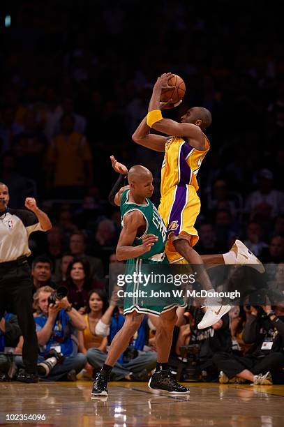 Finals: Los Angeles Lakers Kobe Bryant in action, shot vs Boston Celtics. Game 7, Los Angeles, CA 6/17/2010 CREDIT: John W. McDonough OPSQ-78457