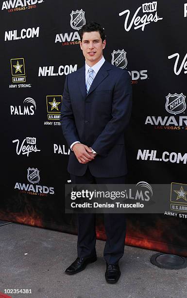 Sidney Crosby arrives at the 2010 NHL Awards The Palms Casino Resort on June 23, 2010 in Las Vegas, Nevada.