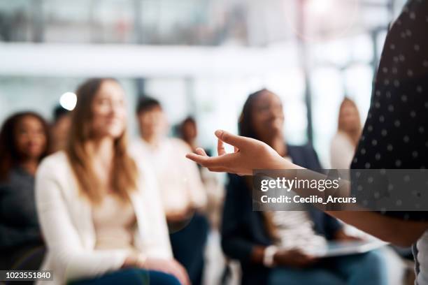 great speakers know their audience - formação imagens e fotografias de stock