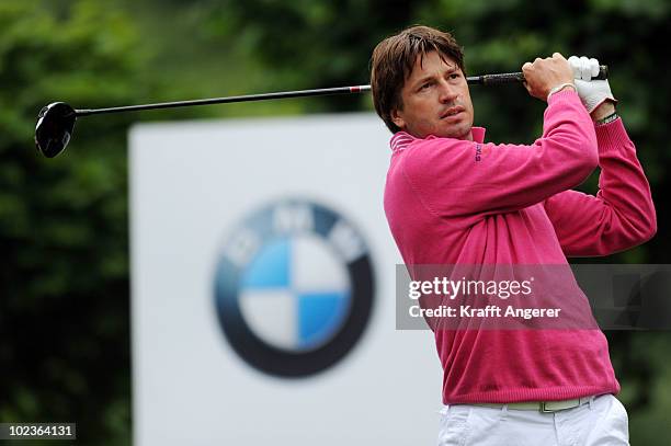 Robert-Jan Derksen of Netherlands tees off on the first hole during the first round of the BMW International Open at the Munich North Eichenried Golf...