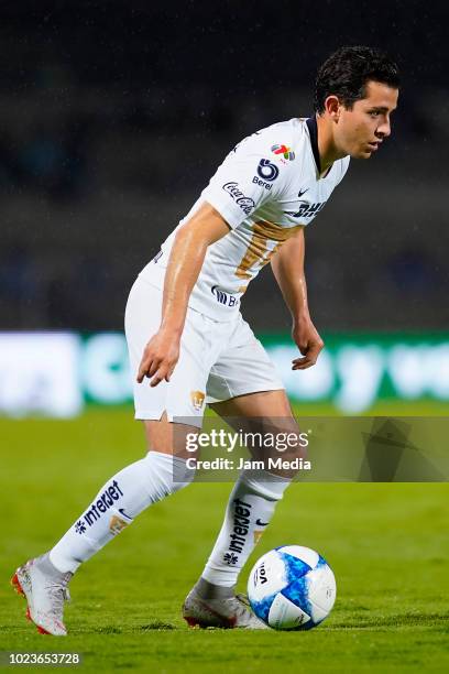 Alan Mozo of Pumas controls the ball during the 6th round match between Pumas UNAM and Queretaro as part of the Torneo Apertura 2018 Liga MX at...