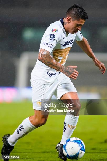 Juan Iturbe of Pumas controls the ball during the 6th round match between Pumas UNAM and Queretaro as part of the Torneo Apertura 2018 Liga MX at...