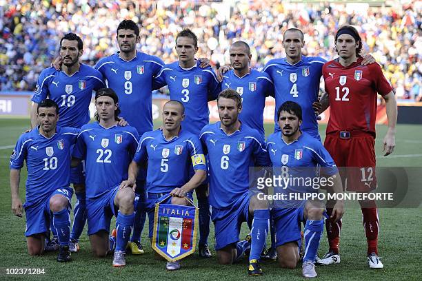 Italy's defender Gianluca Zambrotta, Italy's striker Vincenzo Iaquinta, Italy's defender Domenico Criscito, Italy's midfielder Simone Pepe, Italy's...