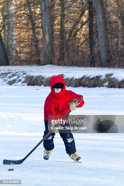 pond hockey - outdoor ice hockey stock pictures, royalty-free photos & images