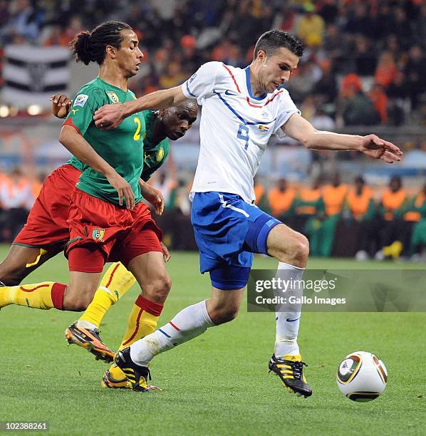 Robin van Persie of Netherlands lines up a shot during the 2010 FIFA World Cup South Africa Group E match between Cameroon and Netherlands at Cape...