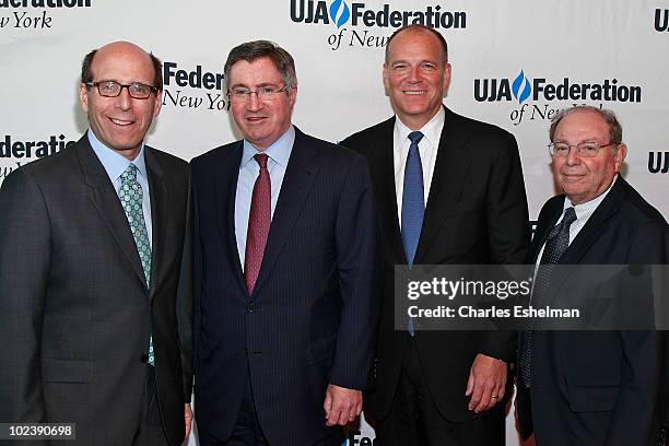 Showtime CEO Matt Blank, Honoree Time Warner Cable President and CEO Glenn Britt, NCTA President and CEO Kyle McSlarrow and Bright House President...