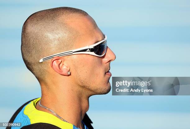 Jeremy Wariner is pictured before the 400 meter preliminaries during the 2010 USA Outdoor Track & Field Championships at Drake Stadium on June 24,...