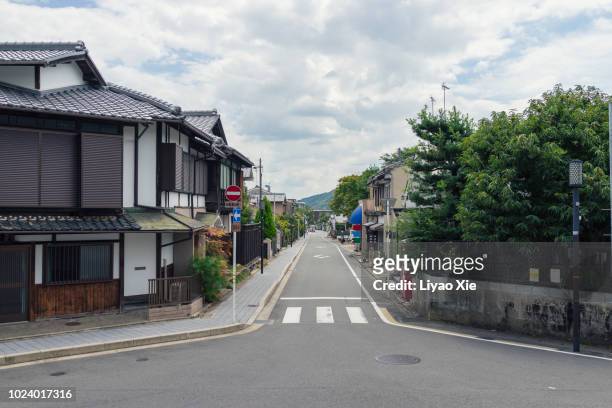 kyoto traditional street - 日本　住宅街 個照片及圖片檔