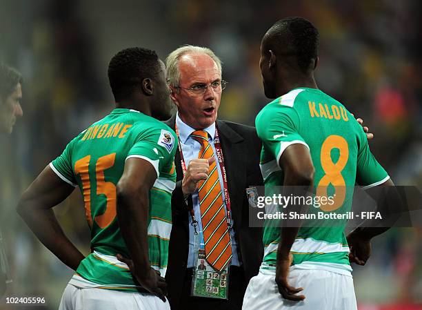 Sven Goran Eriksson head coach of Ivory Coast talks with Salomon Kalou of Ivory Coast and Aruna Dindane of Ivory Coast during the 2010 FIFA World Cup...