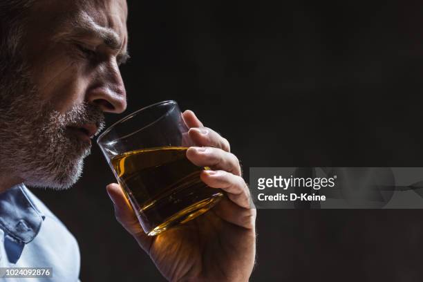 alcohol addiction - alcohol abuse stock pictures, royalty-free photos & images