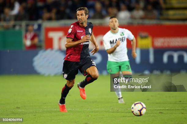 Darijo Srna of Cagliari in action during the serie A match between Cagliari and US Sassuolo at Sardegna Arena on August 26, 2018 in Cagliari, Italy.