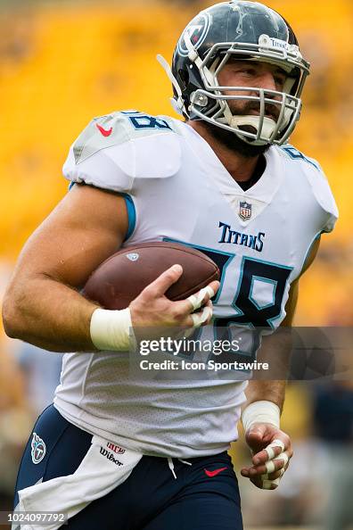 Luke Stocker Tennessee Titans tight end Luke Stocker runs with the ball during the ...