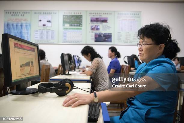 405 North Korea Computer Stock Photos, High-Res Pictures, and Images ...