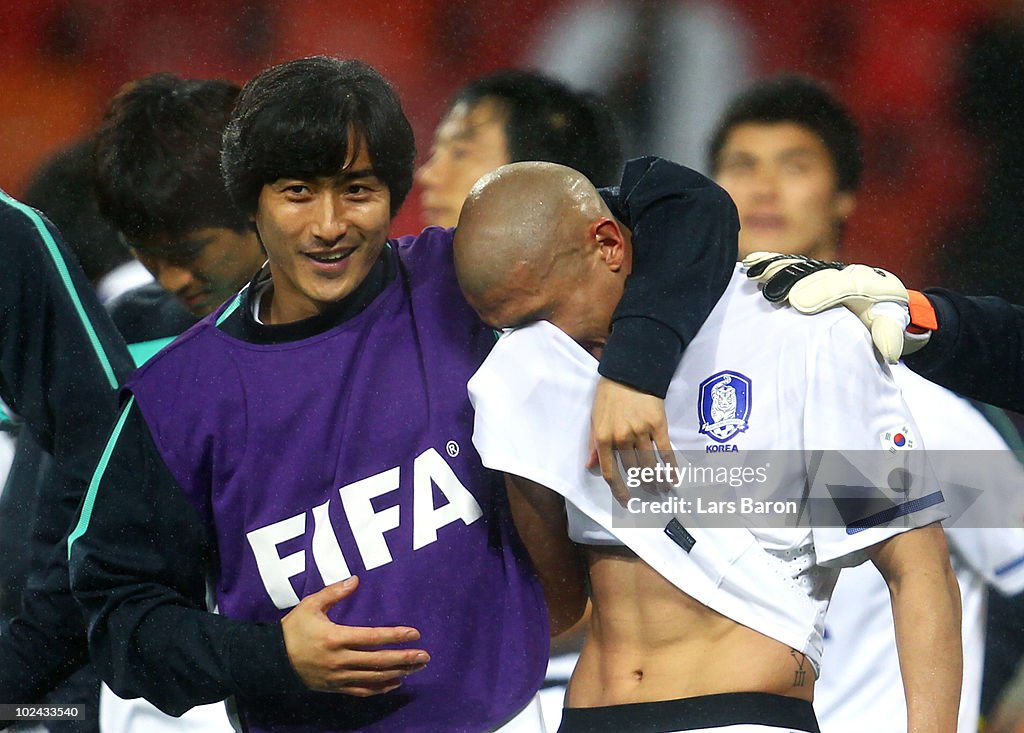 Uruguay v South Korea: 2010 FIFA World Cup - Round of Sixteen