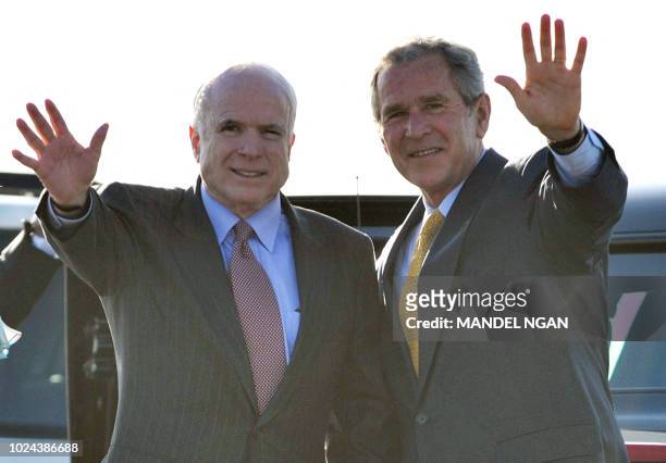 Republican presidential hopeful Senator John McCain poses with US President George W. Bush May 27, 2008 before Bush's departure from Phoenix Sky...