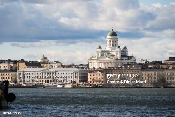 beautiful view of helsinki skyline with the famous helsinki cathedral overlooking the old town from the harbor in finland capital city. - helsinki imagens e fotografias de stock