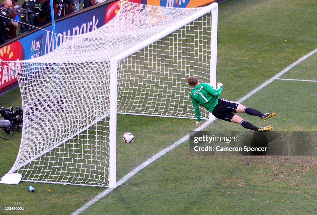 Germany v England: 2010 FIFA World Cup - Round of Sixteen