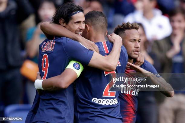 Kylian Mbappe of Paris Saint Germain celebrates 2-1 with Edinson Cavani of Paris Saint Germain, Neymar Jr of Paris Saint Germain, Thiago Da Silva of...