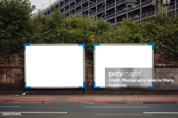 blank billboards outdoors - placard stock-fotos und bilder