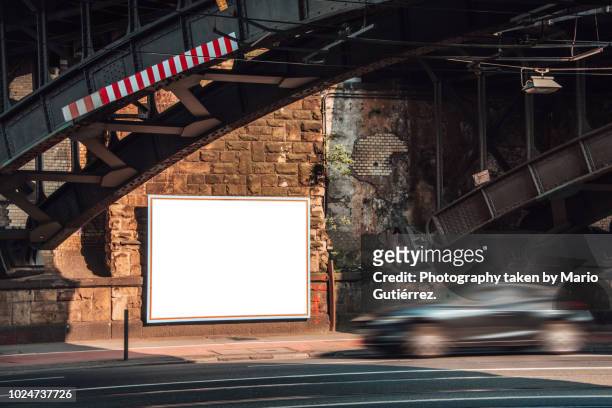 blank billboard outdoors - placard stockfoto's en -beelden