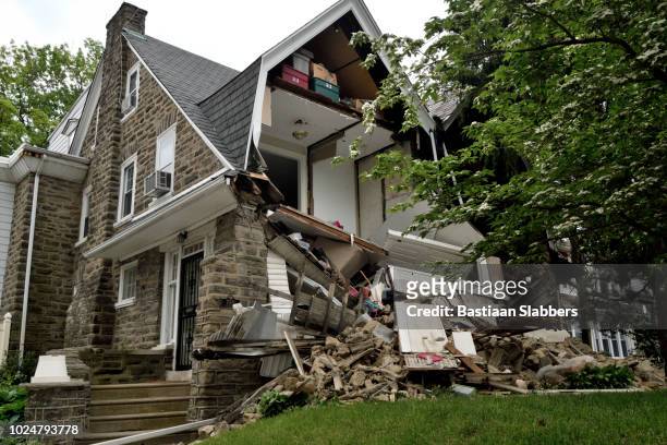 partial house collapse in philadelphia, pa - collapsing stock pictures, royalty-free photos & images