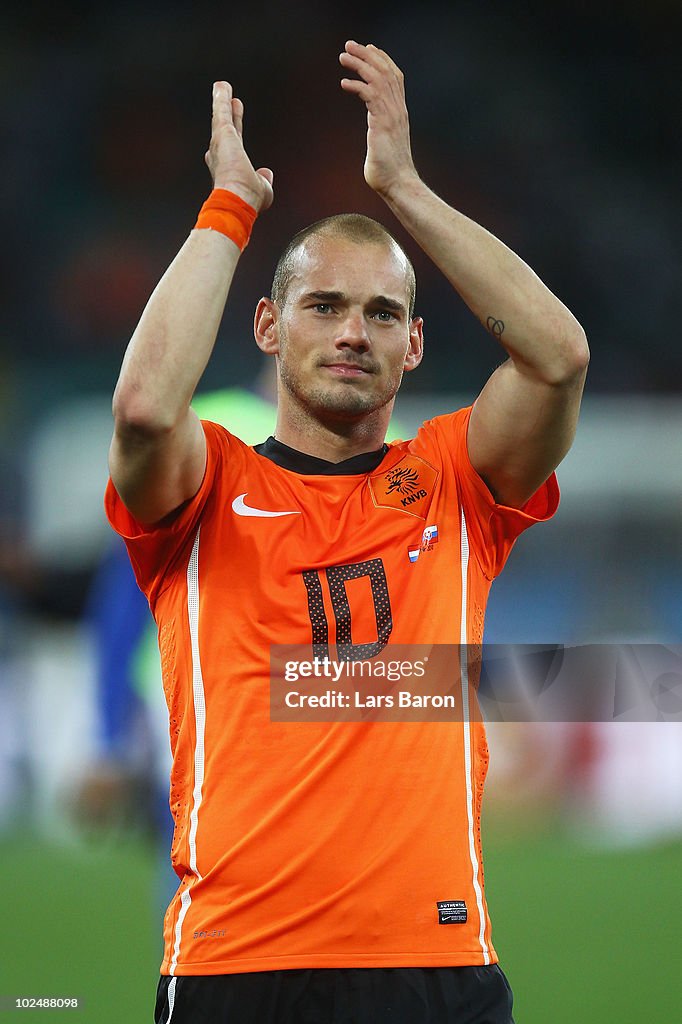 Netherlands v Slovakia: 2010 FIFA World Cup - Round of Sixteen