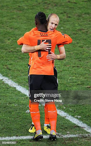 Arjen Robben of the Netherlands is substituted by Eljero Elia of the Netherlands during the 2010 FIFA World Cup South Africa Round of Sixteen match...