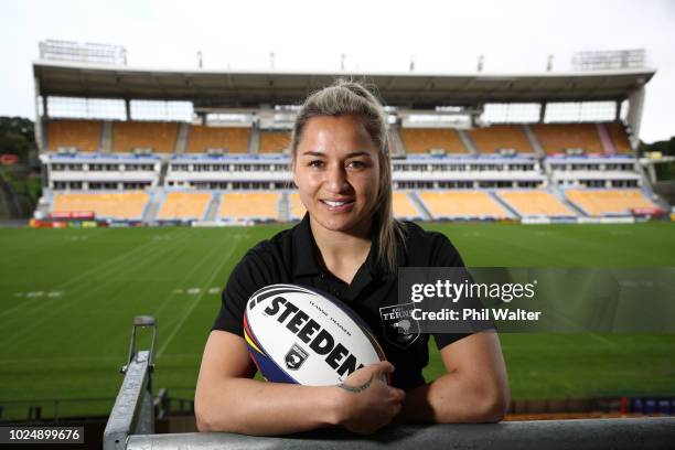 Apii N 19 Apii Nicholls Pualau Stock Photos, High-Res Pictures, and Images ...