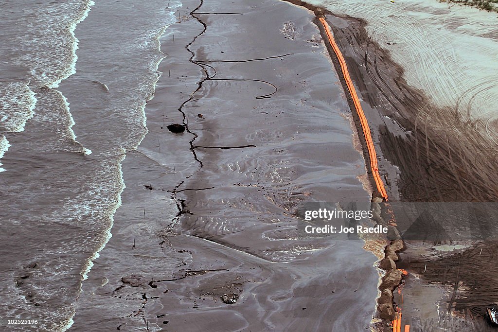 Gulf Coast Battles Continued Spread Of Oil In Its Waters And Coastline