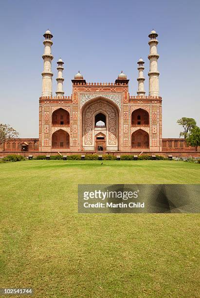 akbar's mausoleum in sikandra - akbar's tomb stock pictures, royalty-free photos & images