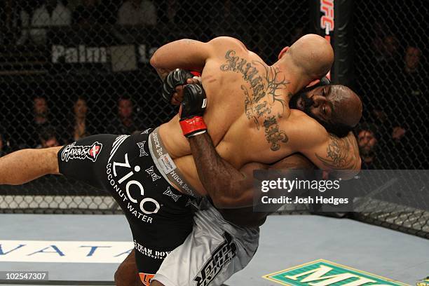 Slice Ufc Kimbo Slice Photos and Premium High Res Pictures - Getty Images